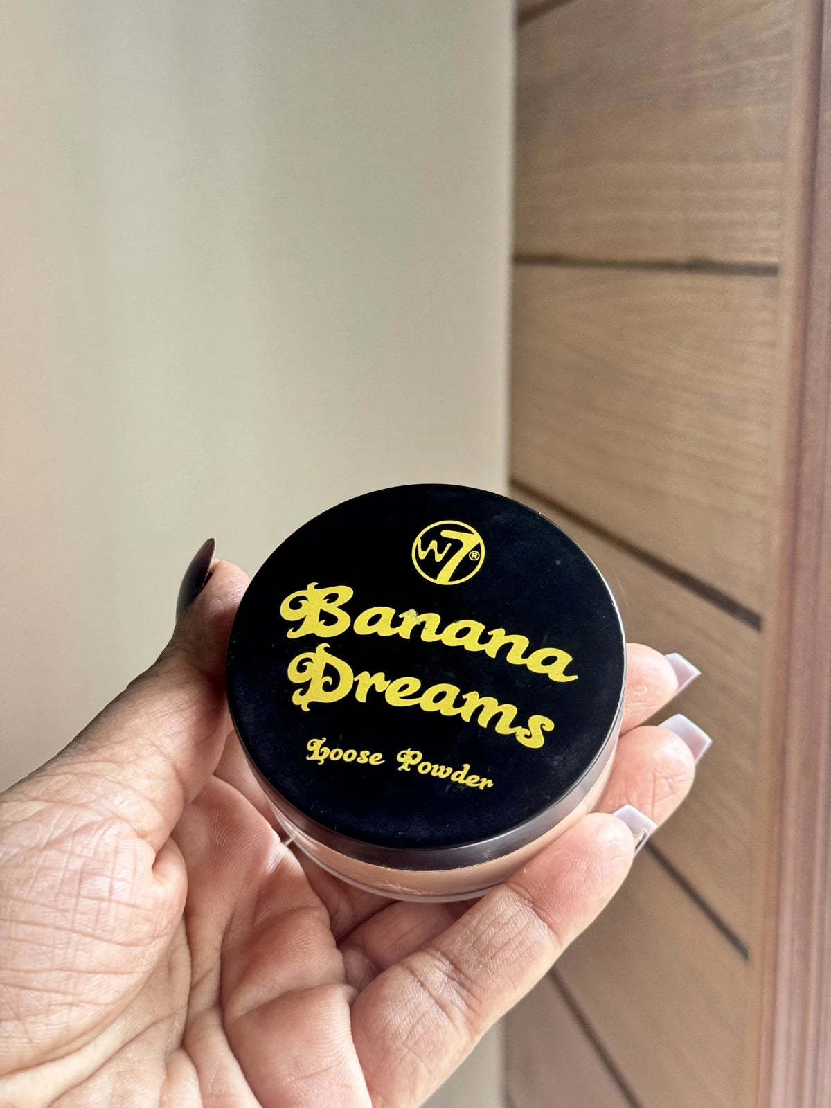 W7 Loose Powder – Matte Setting Powder for All Skin Types