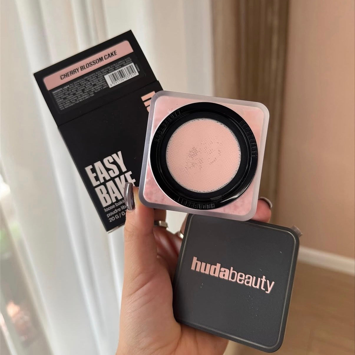 Hudabeauty Easy Bake Loose Powder – Cherry Blossom Cake 20g