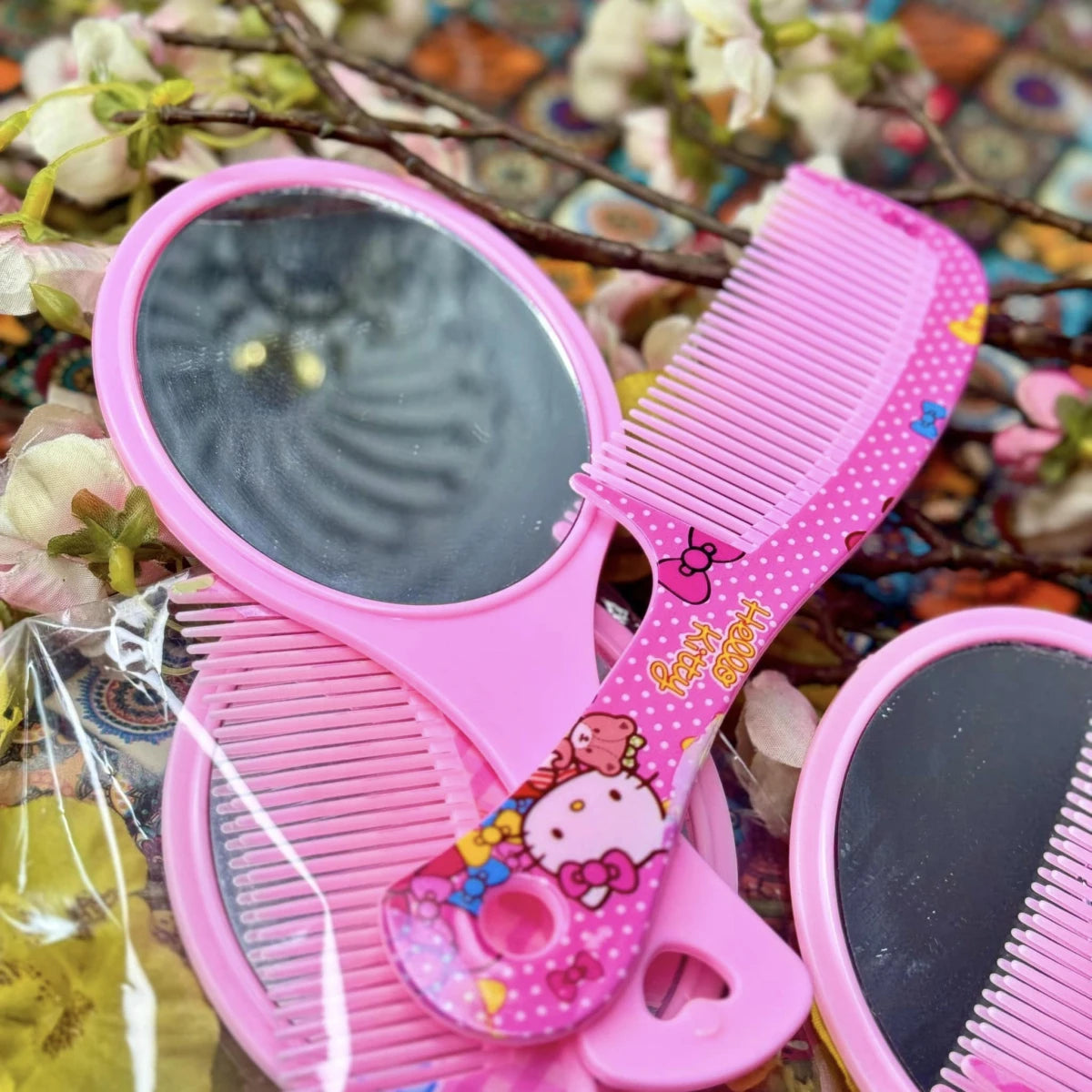 Hello Kitty Mirror - Get Comb Free!