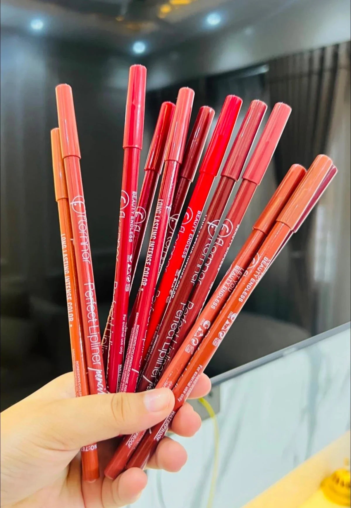 Flornnar Perfect Lip Liner Set – 12 pcs